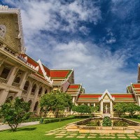 Chulalongkorn University © Platongkoh | Dreamstime.com 